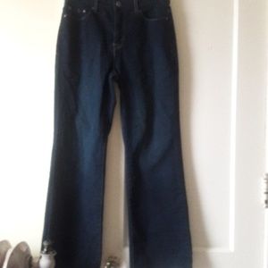 Levi's 512 Perfectly Slimming Bootcut *SHORT*